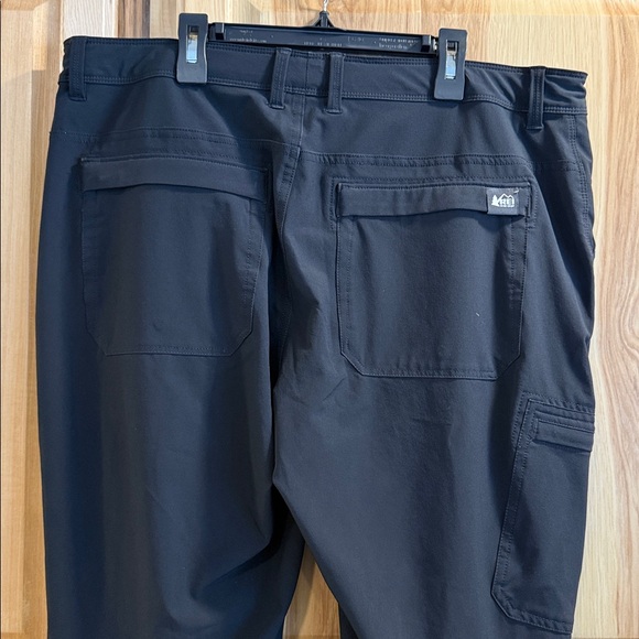 REI Women’s Black Activewear Adjustable Hiking Gorpcore Camping Pants Sz 14P - Picture 7 of 15